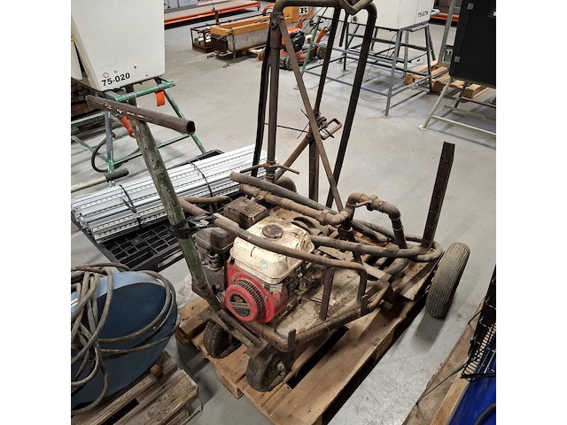 Bitumen sprayer - afbeelding 11 van  13