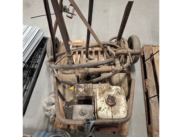 Bitumen sprayer - afbeelding 12 van  13