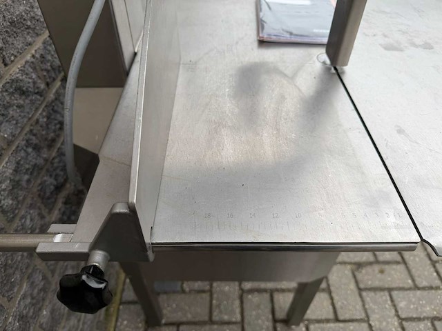 Bizerba - 2018 - fk 32 - vleeszaagmachine / lintzaag - afbeelding 3 van  3