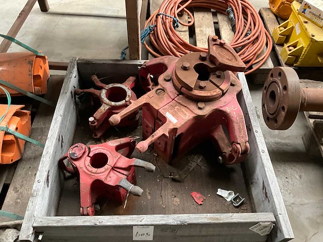 Bj handmatige boorpijpslips (rotary slips) (3x) "elevators" - afbeelding 1 van  4