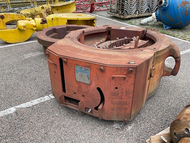 Bj hughes 250 ton elevator spider hydraulische boorpijpklem - afbeelding 7 van  8