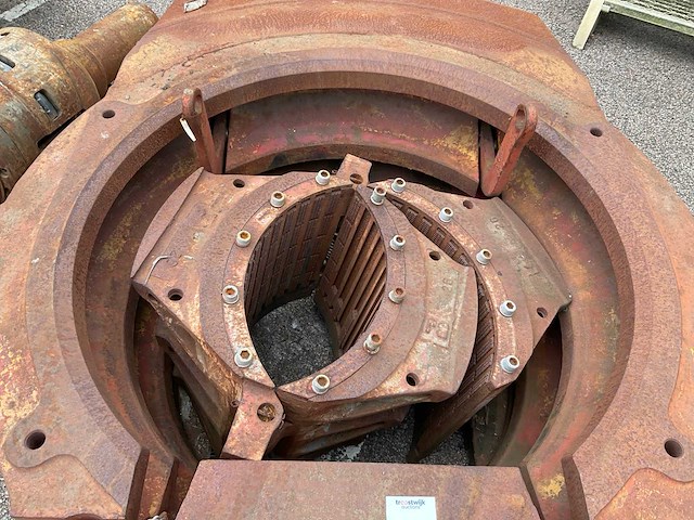 Bj hughes 250 ton elevator spider hydraulische boorpijpklem - afbeelding 4 van  7