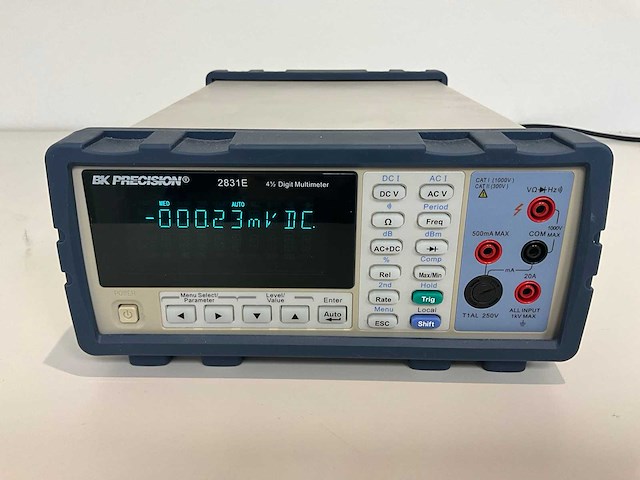 Bk precision 2831e 4 1/2 digitale multimeter - afbeelding 2 van  4