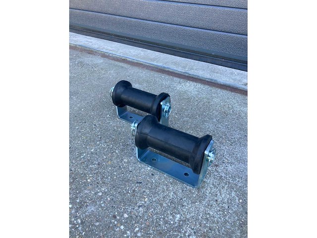 Bks - kielrol 133mm met houder - overige bootonderdeel (2x) - afbeelding 3 van  3