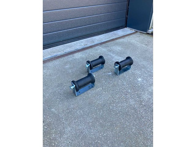 Bks - kielrol 133mm met houder - overige bootonderdelen (3x) - afbeelding 2 van  3