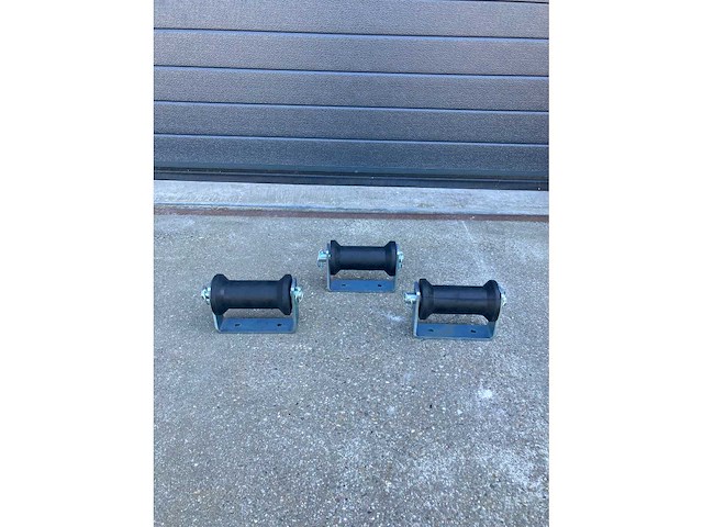 Bks - kielrol 133mm met houder - overige bootonderdelen (3x) - afbeelding 3 van  3
