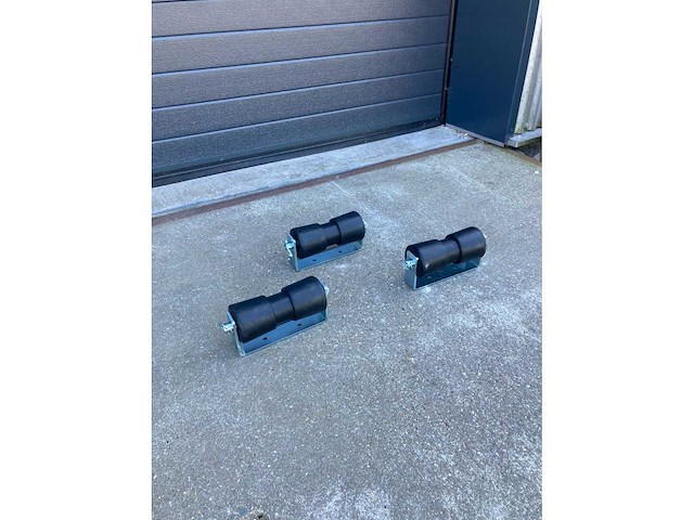 Bks - kielrol 190mm met houder - overige bootonderdeel (3x) - afbeelding 2 van  2