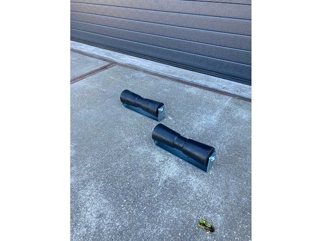Bks - kielrol 300mm met houder - overige bootonderdeel (2x) - afbeelding 3 van  3