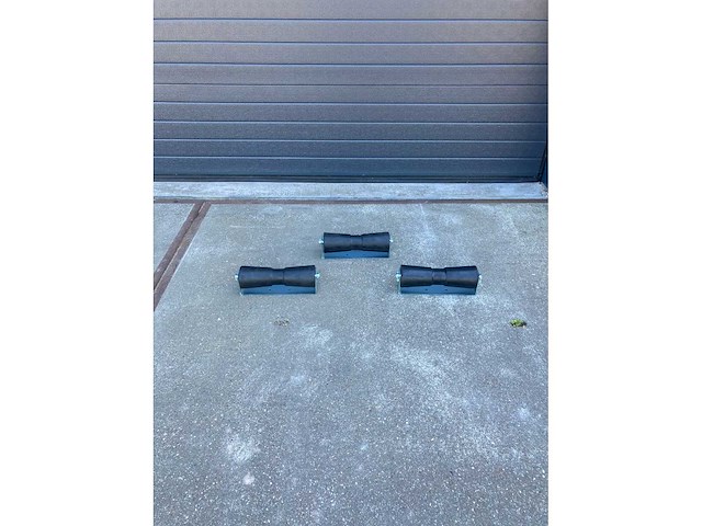 Bks - kielrol 300mm met houder - overige bootonderdeel (3x) - afbeelding 2 van  3