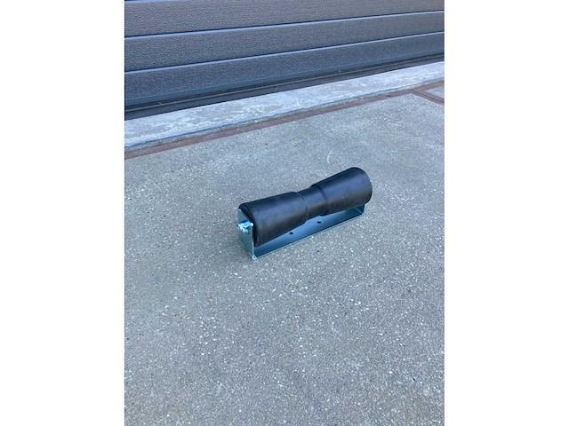 Bks - kielrol 300mm met houder - overige bootonderdeel - afbeelding 2 van  3