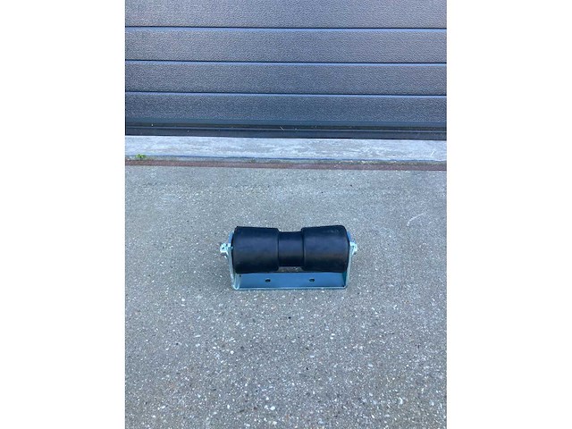Bks - losse kielrol 190mm met houder - overige bootonderdeel - afbeelding 2 van  3