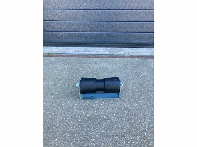 Bks - losse kielrol 190mm met houder - overige bootonderdeel - afbeelding 2 van  3