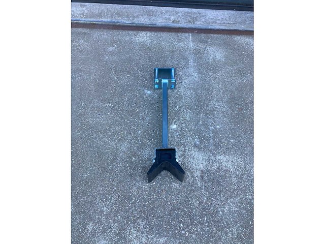 Bks - rubberen boegvanger met houder - overige bootonderdeel - afbeelding 2 van  3