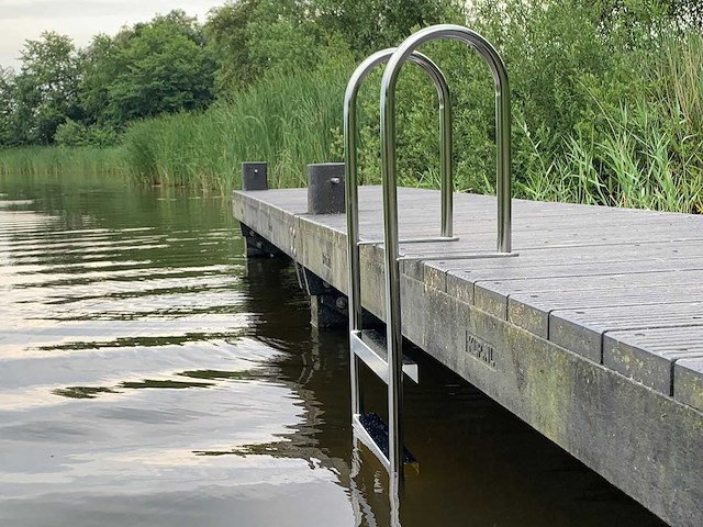Bks - zte - 304 - 6 treden, met antislip-gaten - overige bootonderdeel - afbeelding 3 van  9