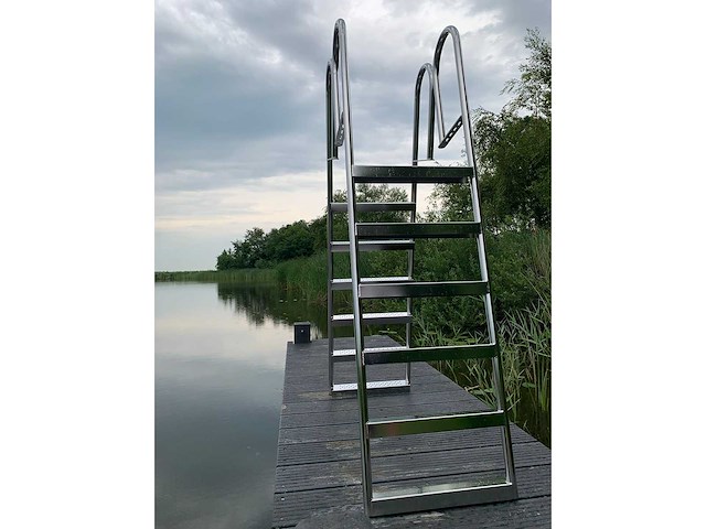 Bks zte - 304 - 6 treden vlak/dicht - zwemtrap - afbeelding 3 van  8