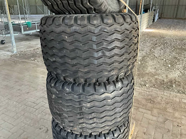 Bkt - implement-aw708 - band met velg (4x) - afbeelding 9 van  15