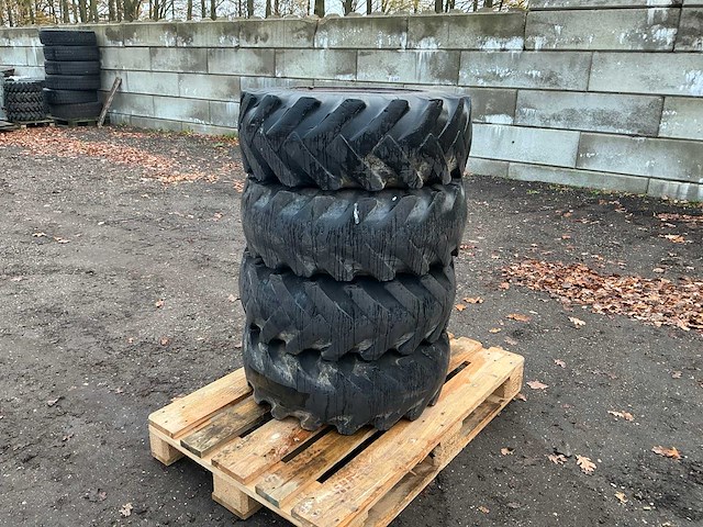 Bkt 20.5/75 r15.3 band, wiel en velg 4x - afbeelding 6 van  10