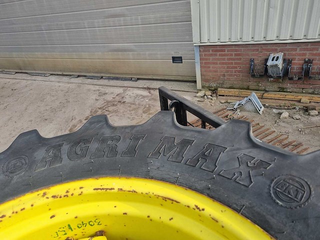 Bkt 340/85r28 & 13.6r38 - afbeelding 3 van  3