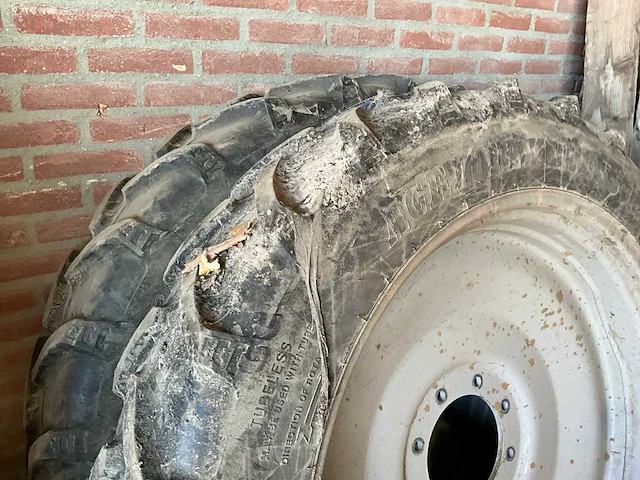 Bkt agrimax rt955 cultuurbanden set met velgen - afbeelding 6 van  9