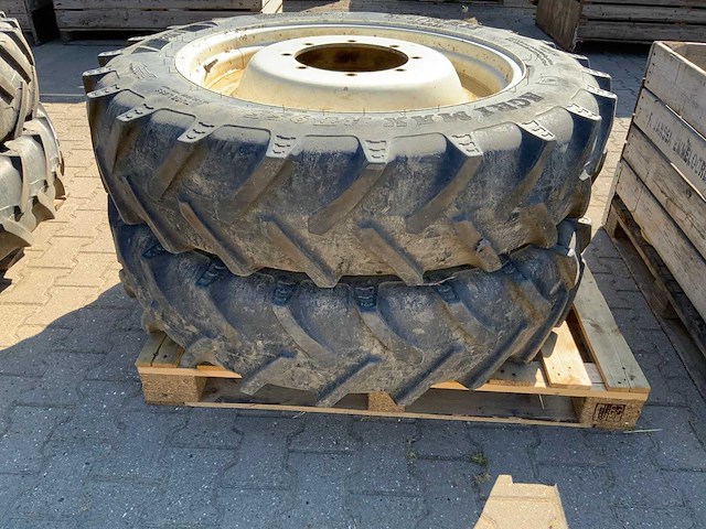 Bkt agrimax rt995 270/95r32 tractorband (2x) - afbeelding 6 van  9