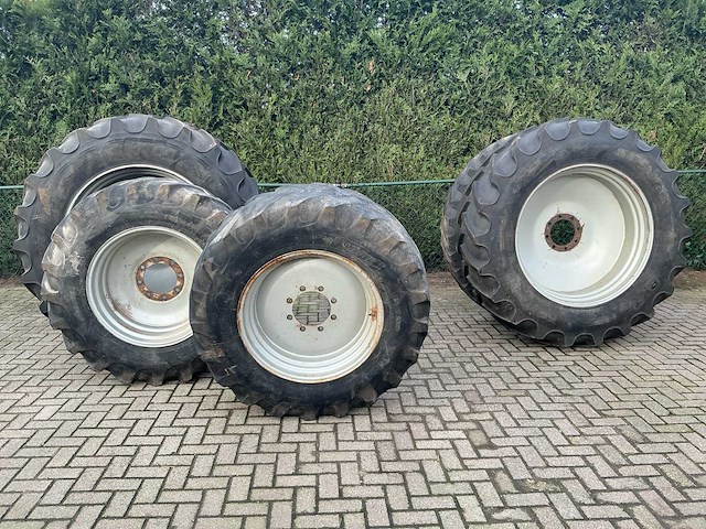 Bkt / alliance tractor banden met velgen set - afbeelding 1 van  12