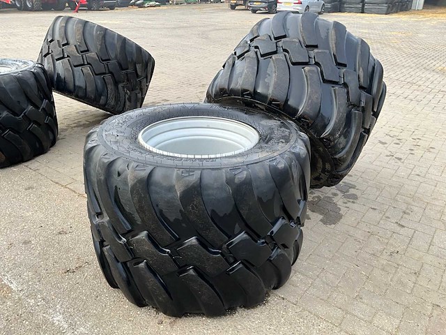 Bkt fl630 plus band met velg (2x) - afbeelding 2 van  7