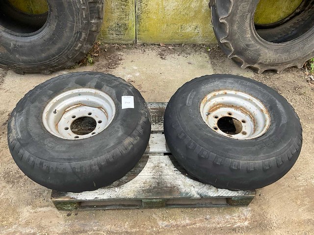 Bkt implement aq-909 band met velg (2x) - afbeelding 1 van  5