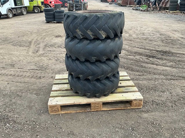 Bkt implement as 504 band, wiel en velg - afbeelding 5 van  8
