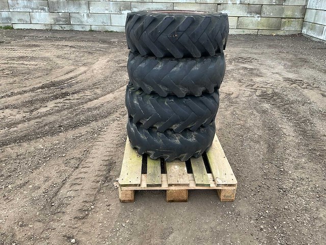 Bkt implement as 504 band, wiel en velg - afbeelding 5 van  10