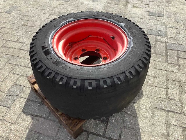 Bkt implement-aw705 15.0/55-17 band met velg - afbeelding 1 van  1