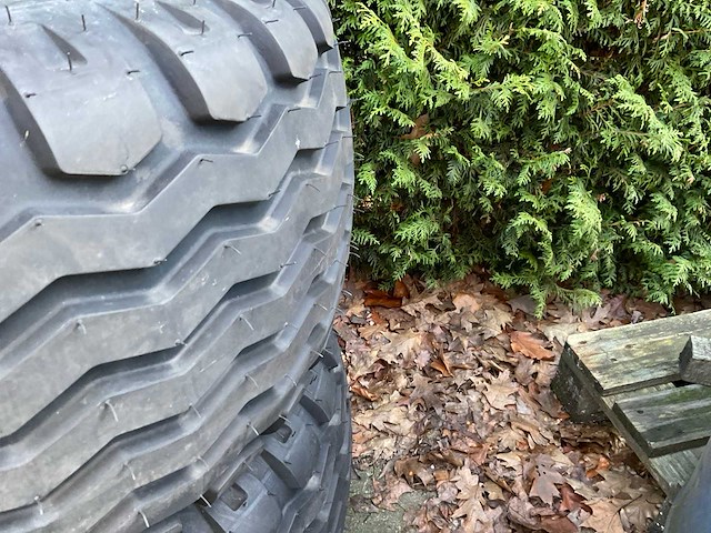 Bkt implement aw705 band met velg (2x) - afbeelding 4 van  8