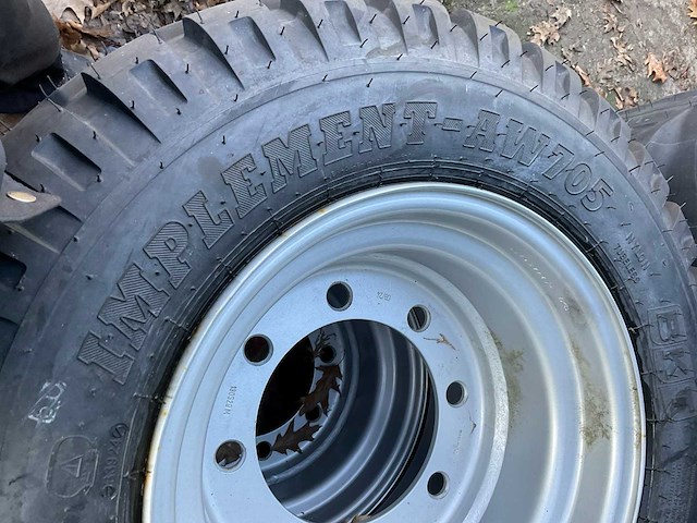 Bkt implement aw705 band met velg (2x) - afbeelding 7 van  8