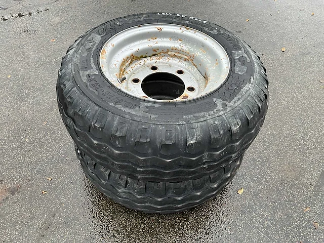 Bkt implement-aw909 band met velg (2x) - afbeelding 1 van  4