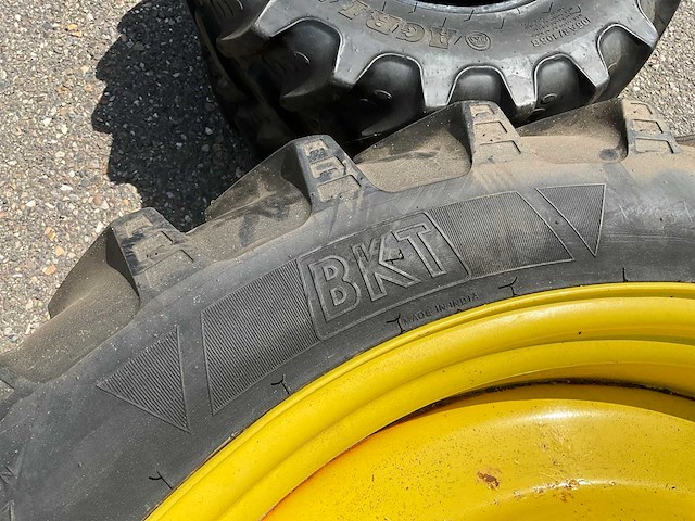 Bkt landbouw wielen set 230/95r36 + 210/95r16 - afbeelding 2 van  11