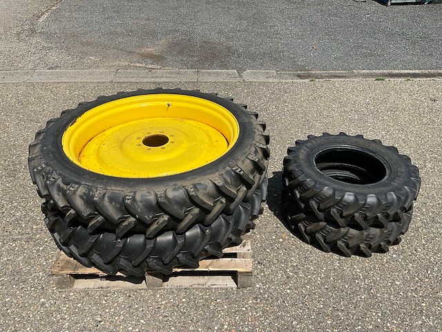 Bkt landbouw wielen set 230/95r36 + 210/95r16 - afbeelding 6 van  11