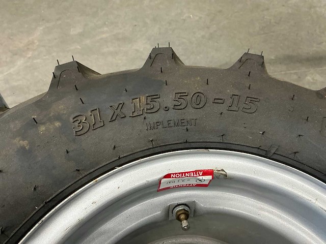 Bkt tr-315 band met velg 31 x 15.50-15 (2x) - afbeelding 6 van  8