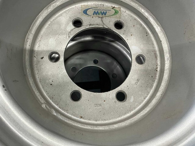 Bkt tr-315 band met velg 31 x 15.50-15 (2x) - afbeelding 7 van  8