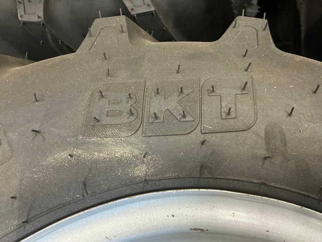 Bkt tr-315 band met velg 31 x 15.50-15 (2x) - afbeelding 6 van  8