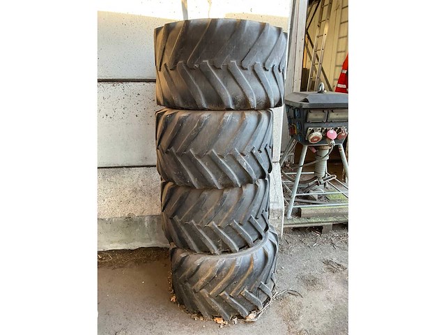 Bkt tr-315 banden graafmachine (4x) - afbeelding 3 van  10