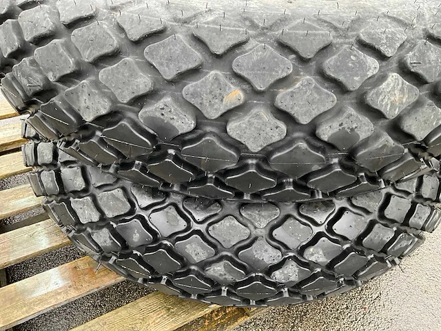 Bkt tr-387 band met velg (2x) - afbeelding 7 van  8