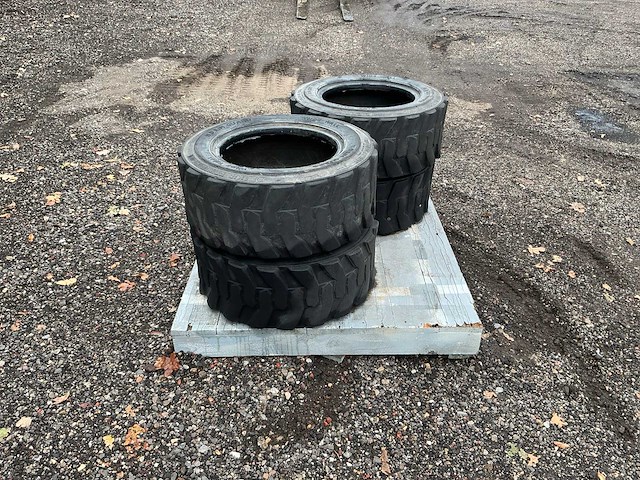 Bkt wide wall 27x10.50 r15 band, wiel en velg - afbeelding 11 van  12