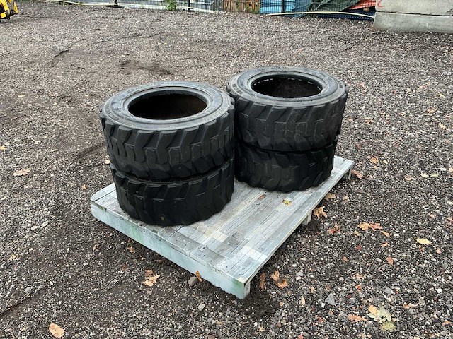 Bkt wide wall 27x10.50 r15 band, wiel en velg - afbeelding 8 van  12