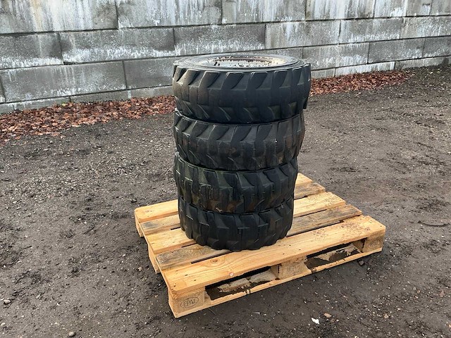 Bkt wide wall 27x8,50 r15 band, wiel en velg - afbeelding 1 van  12