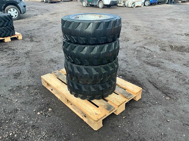 Bkt wide wall 27x8,50 r15 band, wiel en velg - afbeelding 10 van  12