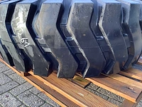 Bkt xl-grip 20.5-25 band met velg - afbeelding 3 van  3