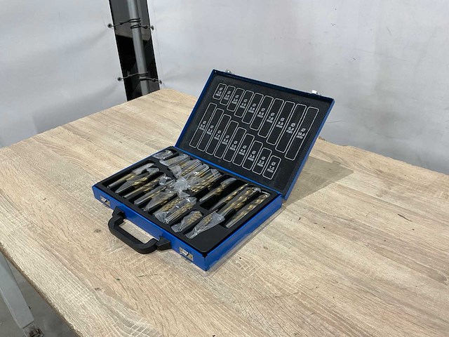 Bkw borenset 170 delig - afbeelding 1 van  8