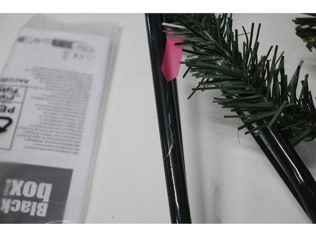 Black box charlton kunstkerstboom 185 x 115 cm witte led lampjes - afbeelding 5 van  5