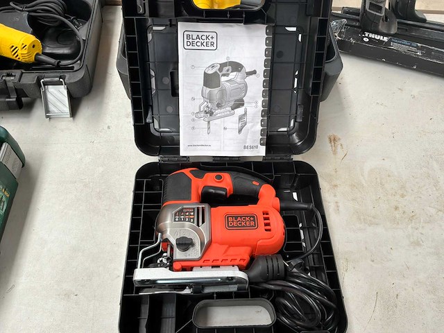 Black + decker bes610 decoupeerzaag - afbeelding 1 van  3