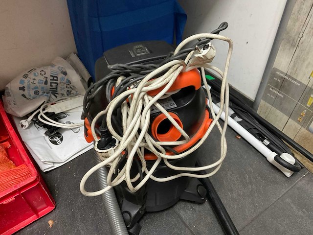 Black & decker bxcv20pe industriële stofzuiger - afbeelding 2 van  3