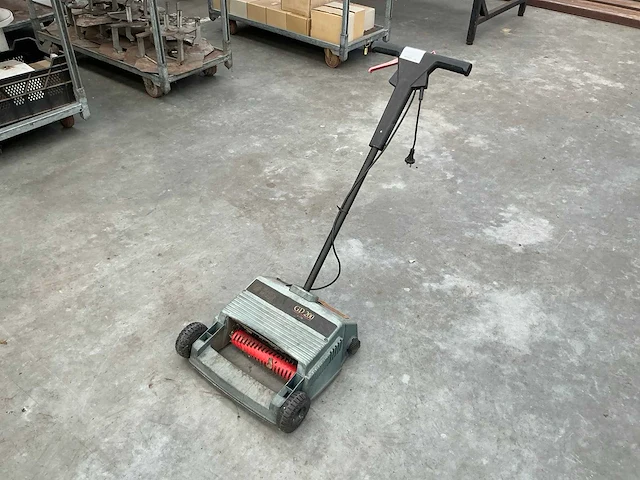 Black & decker gd 200 verticuteermachine - afbeelding 1 van  6